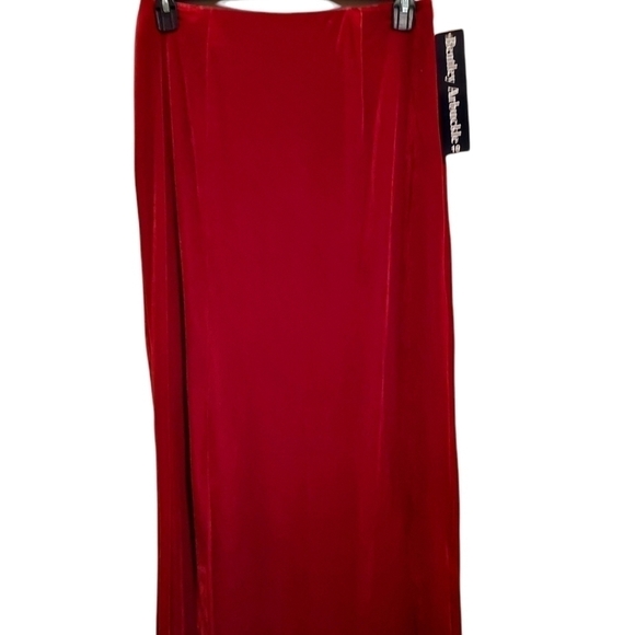 Bentley Arbuckle red velvet NWT size 10 top and skirt - Picture 5 of 14